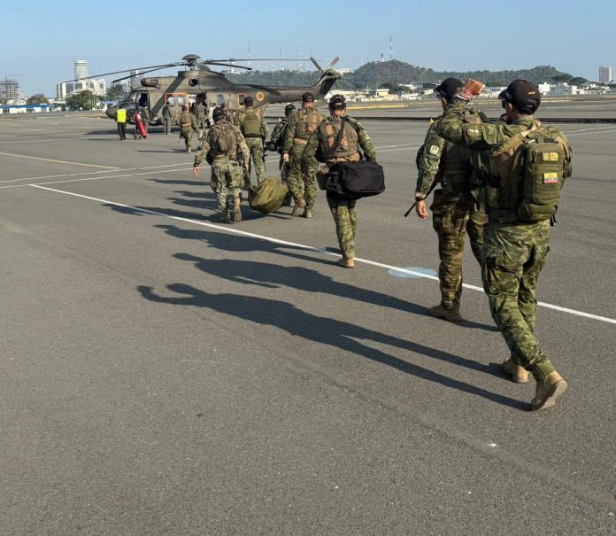 Envían 2 mil militares a la costa de Ecuador por masacre en Manabí