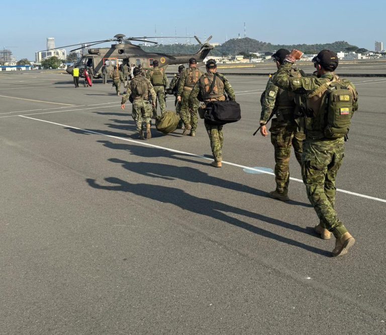 Envían 2 mil militares a la costa de Ecuador por masacre en Manabí