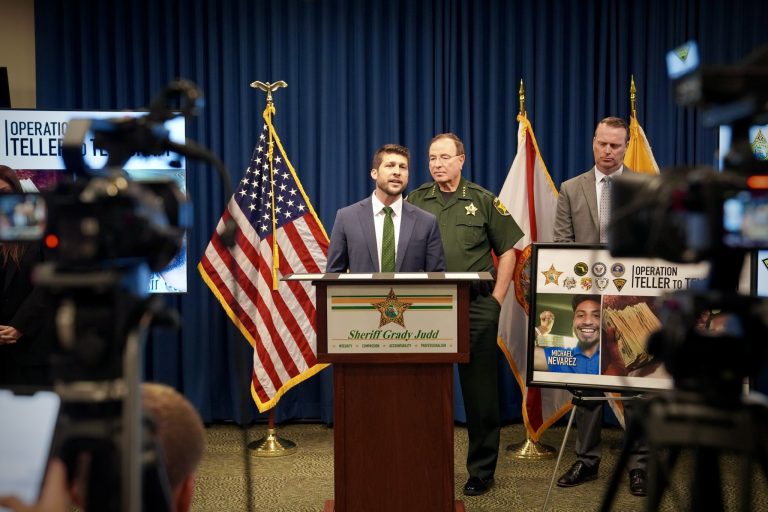 Fiscal de Florida invitó a denunciar a las expajeras indocumentadas en EE.UU.