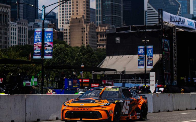 Charlotte de Speedway Children's Charities trae un carrera con gran valor