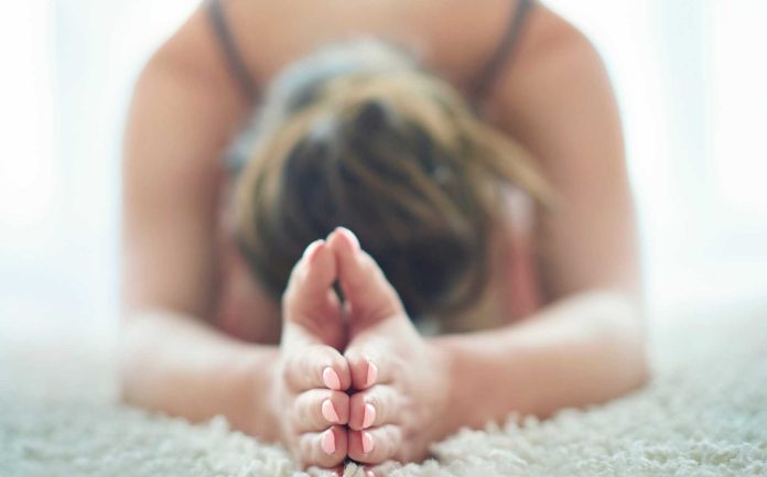 Clase de yoga gratuita los miércoles en el Centro Hindú de Charlotte