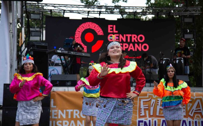 “Fiestas en la Calle” celebró su décimo aniversario con vibrantes ritmos latinos