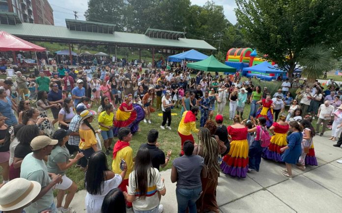 Miles de personas se reunieron Durham en la Fiesta Latina 2025