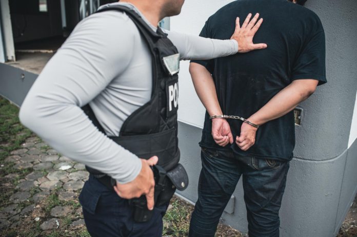 Acusan a tres venezolanos indocumentados por homicidio en Texas