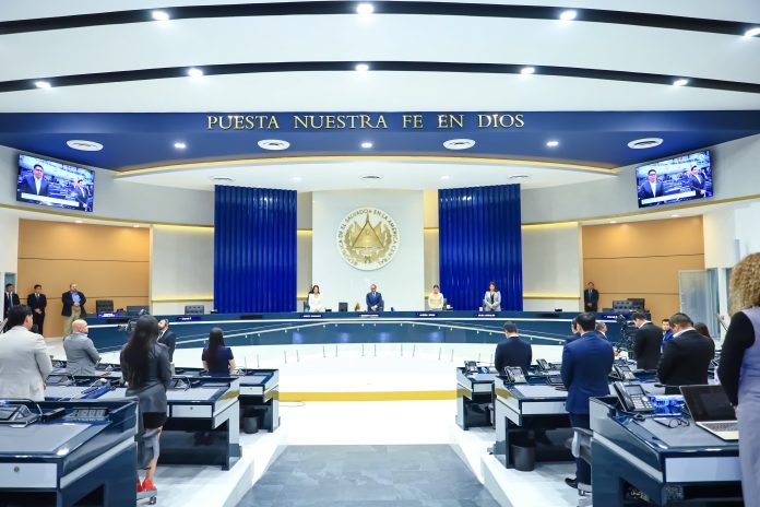 Aprueban en El Salvador la reelección presidencial indefinida