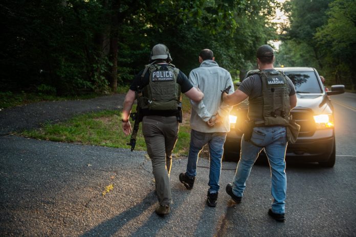 Arrestan a fugitivo peligroso en Maryland