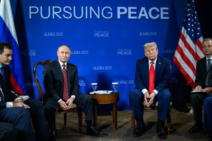 Trump y Putin concluyen su cumbre sin acuerdo sobre Ucrania