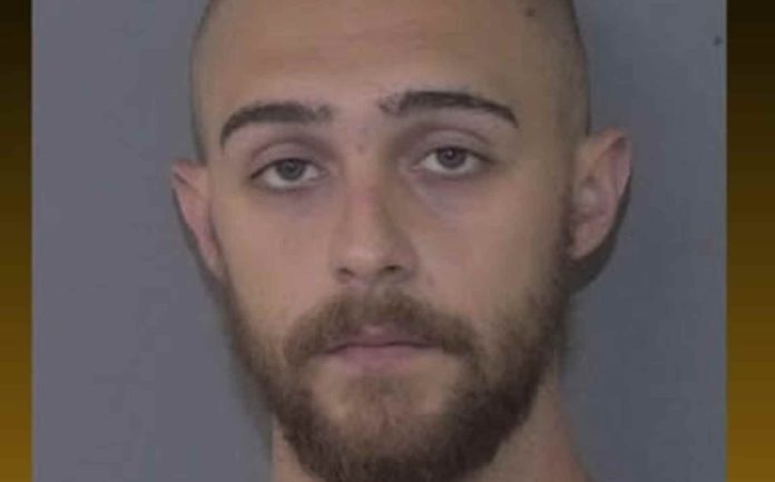 Arrestan a hombre de Lexington por investigación de depredadores en línea