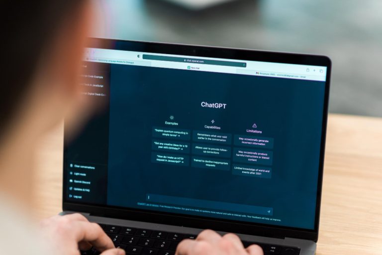 OpenAI enfrenta demanda por el suicidio de un joven
