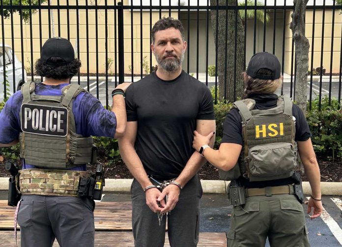 Haitiano acusado de fomentar el caos es detenido por ICE