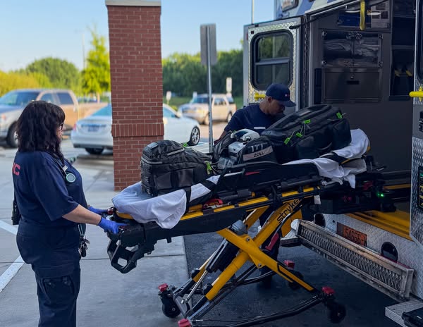 Medic recuerda a la comunidad de Charlotte la importancia de hábitos seguros en otoño