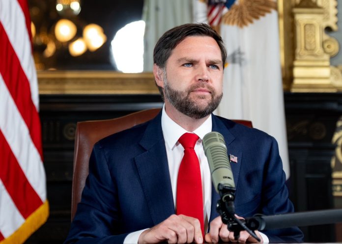 Gobierno de Trump rinde homenaje a Charlie Kirk en la Casa Blanca