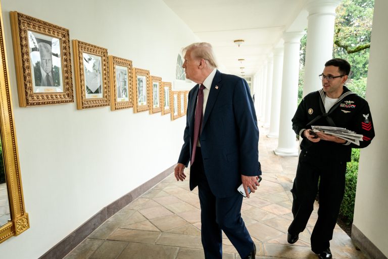 Gobierno Trump lanza estrategia nacional para desmantelar el terrorismo doméstico