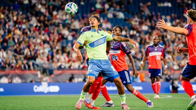 El delantero del Charlotte FC, Idan Toklomati, fue multado por la MLS por celebrar un gol