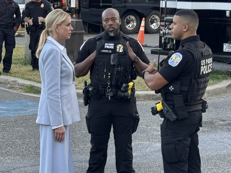 Bondi ordena despliegue federal para proteger a ICE