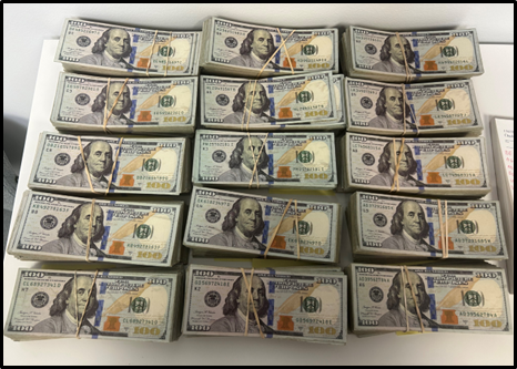 Acusan a dos personas de usar moneda falsa para estafar a una joyería