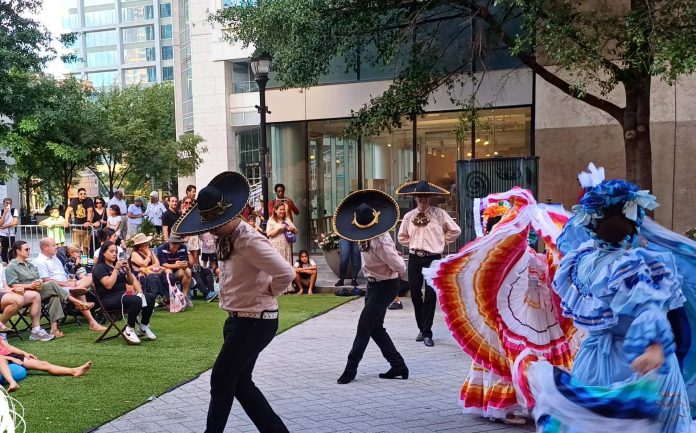 BOOM Charlotte tomará la Avenida Levine con arte, música y cultura