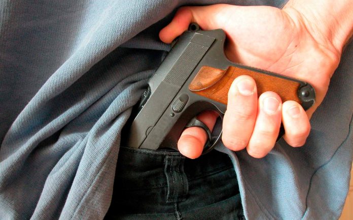 Sospechoso arrestado tras disparar a agentes del CMPD