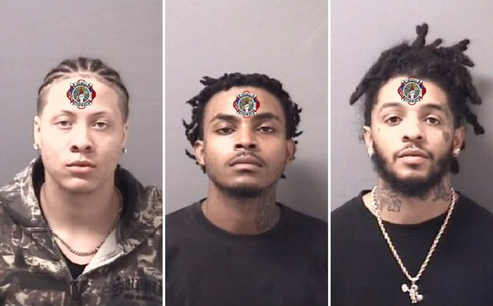 Armas, drogas y jóvenes arrestados tras persecución en Mooresville