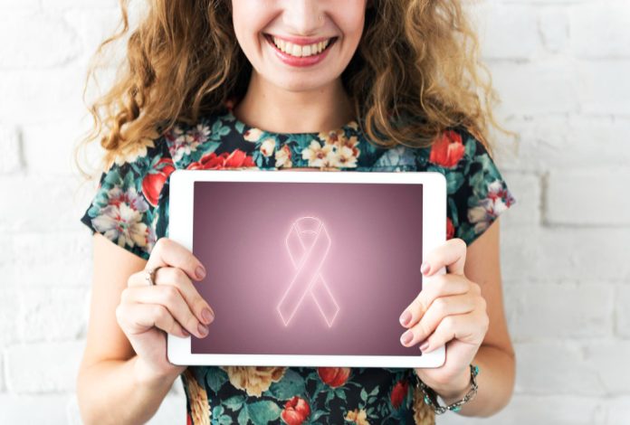 Trump designa octubre como mes de concientización contra el cáncer de mama