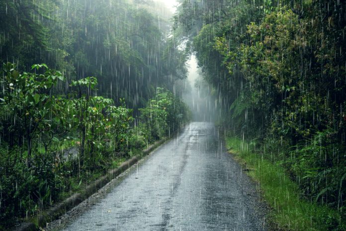 Tormenta tropical Melissa amenaza con inundaciones y vientos intensos