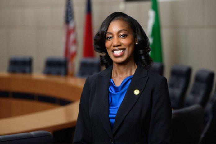 Charlotte nombra a Estella Patterson como la primera jefa de policía en su historia