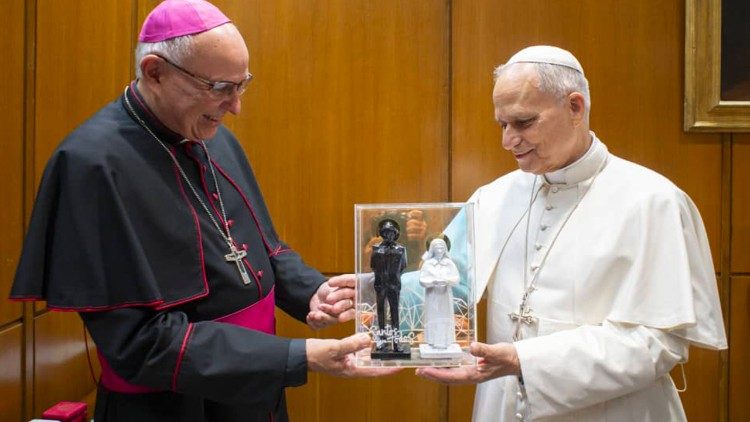 Venezolanos en el mundo por la canonización de sus primeros santos