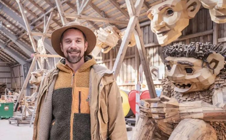 ¡Un troll gigante llega a Charlotte!