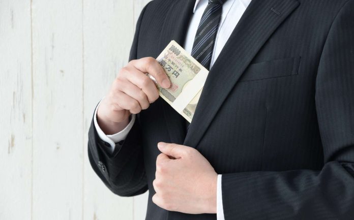 Hombre acusado de malversación en caso del condado Catawba