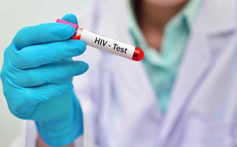 Mecklenburg promueve pruebas gratuitas de VIH y sífilis para la comunidad latina