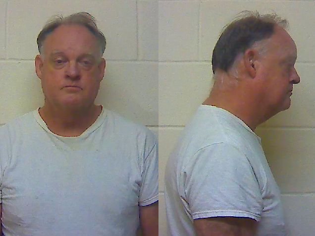 Acusado de múltiples delitos por solicitar menores en línea