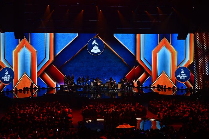 Bad Bunny gana álbum del año por primera vez en los Latin Grammy