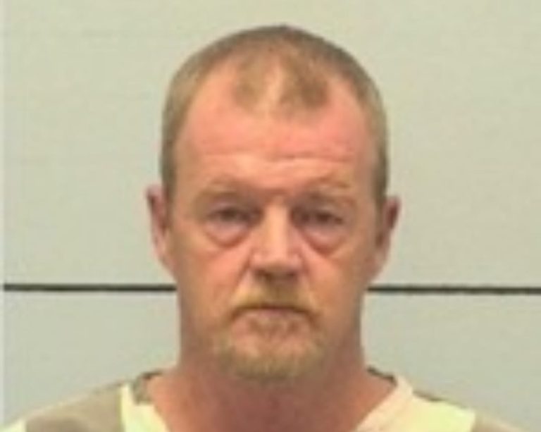 Condenado por una serie de delitos sexuales graves contra un menor