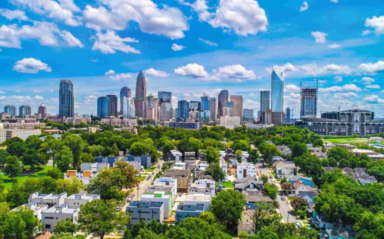 Más compañías ubican sus sedes en Charlotte aumentando vacantes de empleos