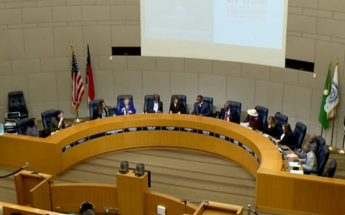 Los comisionados de Mecklenburg reafirman su apoyo a la comunidad inmigrante