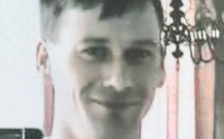 Identifican a víctima de 2016 mediante genealogía genética investigativa