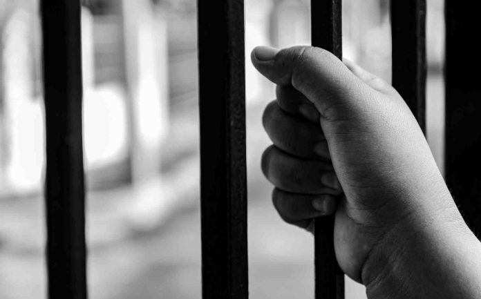 Acusan a dos hombres de Charlotte por interferir en un operativo migratorio