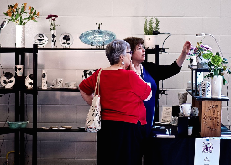 Exposición de arte navideño del Colectivo de Arte de Charlotte