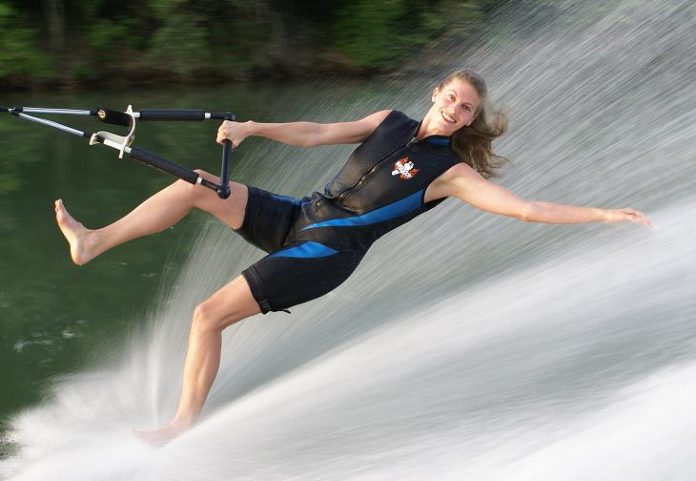 Torneo gratuito de esquí descalzo de Año Nuevo en Lake Norman