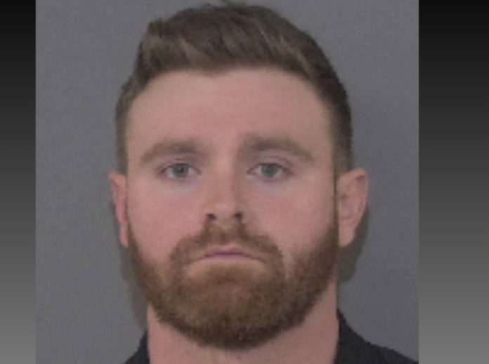 Detienen a un sospechoso por delitos vinculados con material de abuso sexual