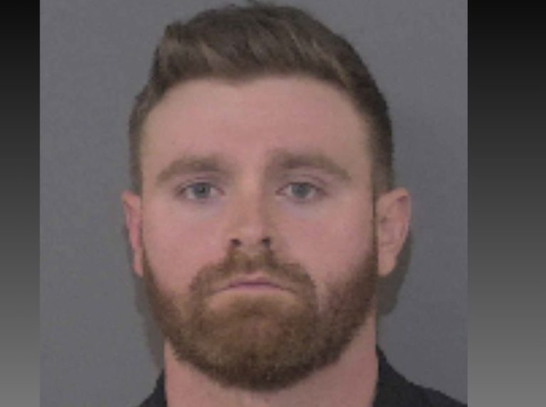 Detienen a un sospechoso por delitos vinculados con material de abuso sexual