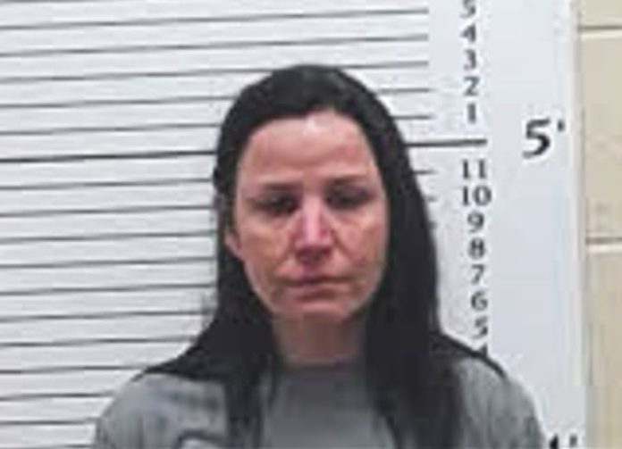 Excapitana del Centro de Detención de Clay admite malversación y recibe condena