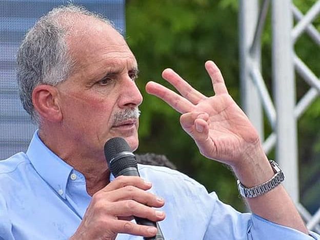 Asfura vence en Honduras tras 24 días de espera