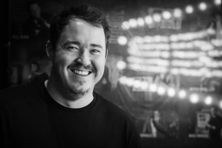 ¡Shane Gillis Live llegará al Spectrum Center el 18 de abril de 2026! 