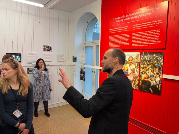 Exposición de María Corina Machado resalta la “democracia al borde del abismo”