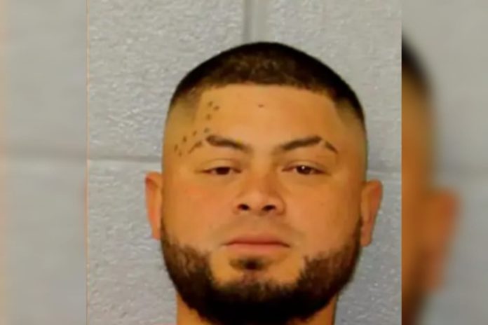 ICE emite detención para migrante acusado de asesinato en NC