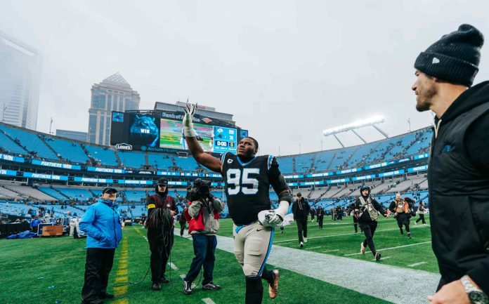 Brown lideró un esfuerzo defensivo que cambió el juego en la victoria de los Panthers