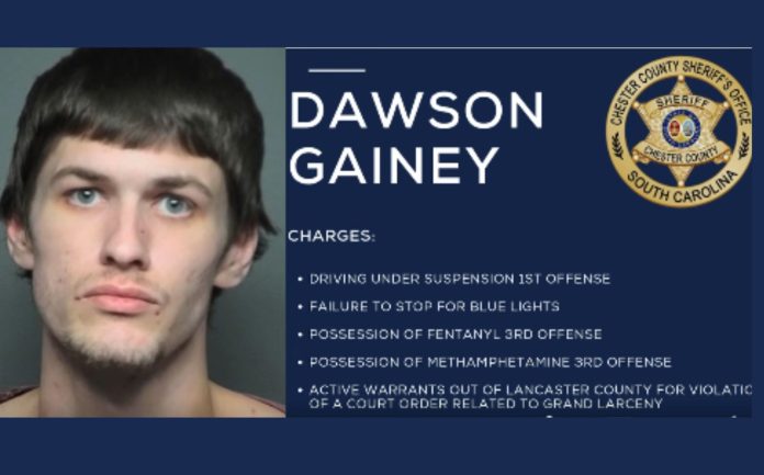 Persecución policial termina con dos arrestos y cargos por drogas en Chester