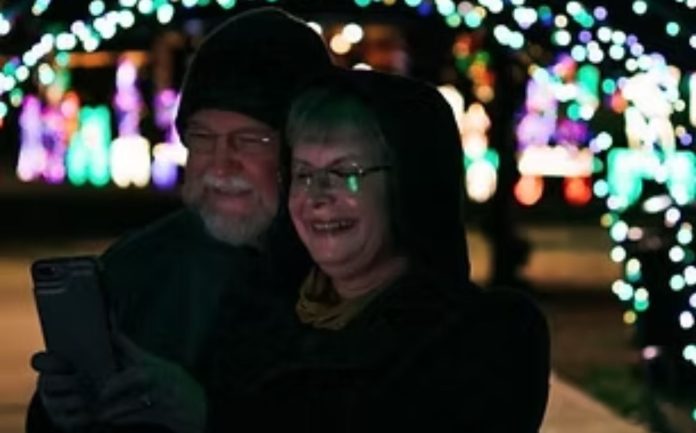 Disfrute de la extravagancia de luces navideñas en Kings Mountain