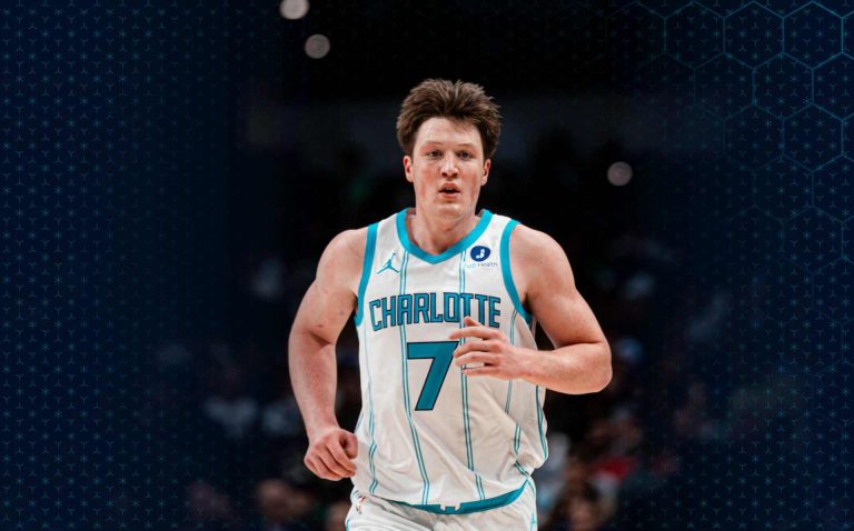 Knueppel logra su mejor marca personal con los Hornets